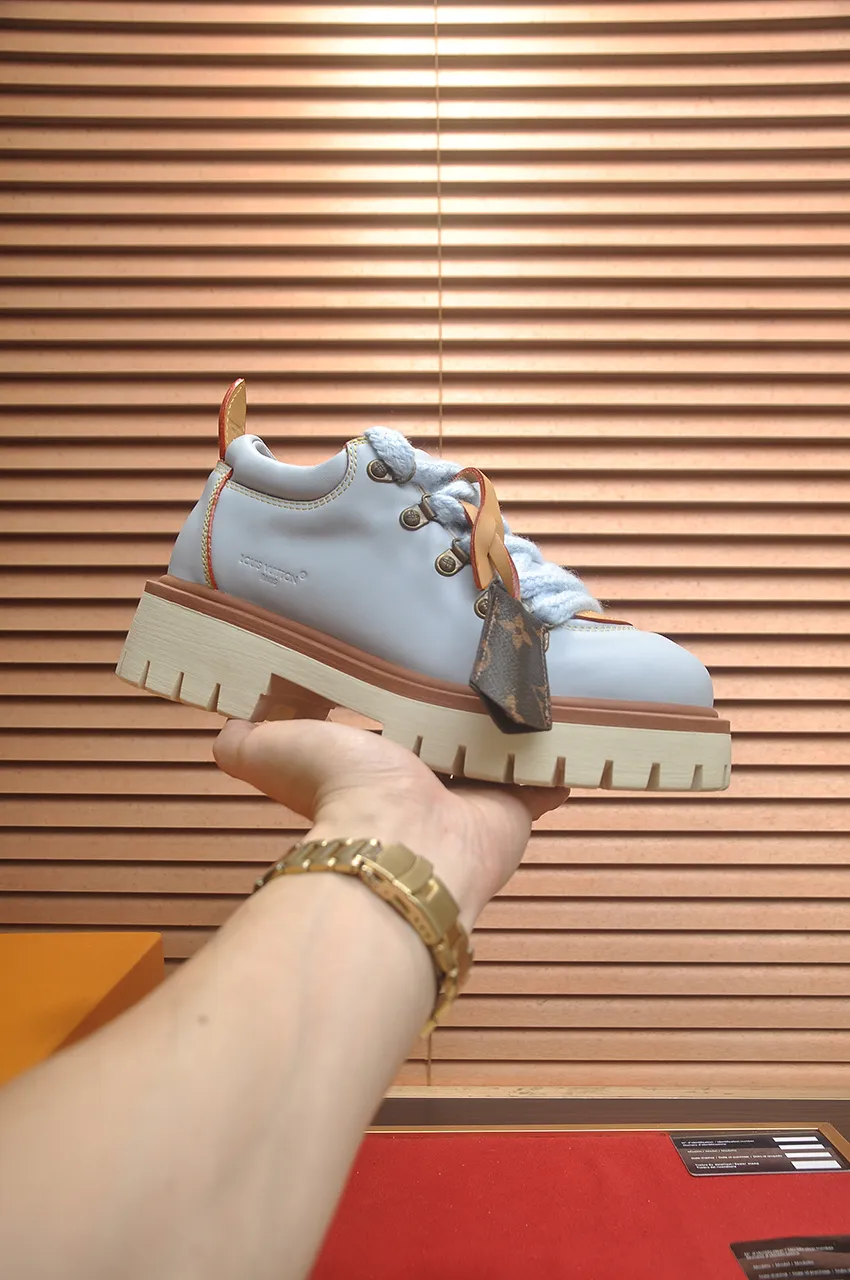 Men's shoes 💰660💶 LV Louis Vuitton 2025 autumn and winter new couple's new style, the original version is developed one to one, retro fashion, handsome and cool mountaineering derby shoes are out of stock 👍 💎 Material: imported first-layer cowhide 💎 Lining: imported lambskin 💎 Outsole: original molded TR non-slip sole 💎 Bottom height: 3.5cm 💎 Shoe size: 35-45 for both men and women